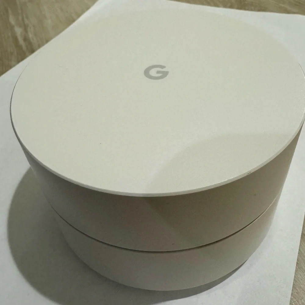 Google AC-1304 Wi-Fi Mesh Router With Mount Genie Bundle - Used
